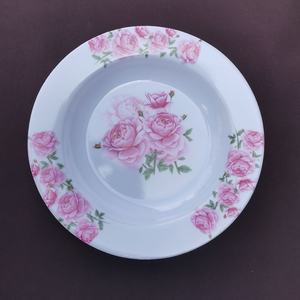 Assiette de Dîner Ronde en Mélaminé Élégante et Abordable de 20 cm, Motif Fleur Rouge, Plat en Plastique pour Soupe Chaude de Restaurant - Product Image 2