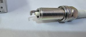 หัวเทียนอิริเดียม DILKAR6A-11 9029 4711 4712สำหรับ Nissan Tiida Sedan Sentra VII (B17) 22401-JA01B เครื่องยนต์ D50/R50/R50X - Product Image 3