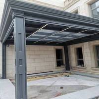 Pergola motorisée en aluminium à lames orientables avec toit imperméable réglable et gouttière dissimulée pour l'aménagement de jardin