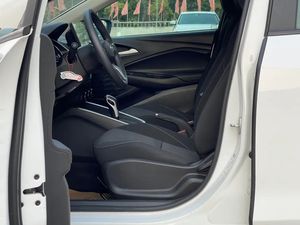 Cavalier Voiture d'occasion Chevrolet 2021 Automatique Essence Berline LED en Stock Cuir Chinois Foncé Multifonction Toit Ouvrant <span class=keywords><strong>125</strong></span> - Product Image 6