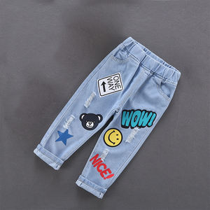 Ingrosso pantaloni in denim per bambini a 90 140 graziosi pantaloni casual alla moda per bambini jeans larghi stampati da ragazzi - Product Image 5