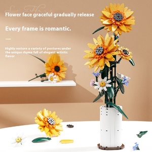 Modèle de jouet de construction en blocs DIY créatif OEM en gros, tournesol, décoration de la maison, Moc, matériau plastique, décoration de la pièce - Product Image 2