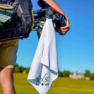 Serviette de sport personnalisée en microfibre à motif gaufré pour golfeur, promotionnelle pour le golf et les activités sportives - Product Image 1