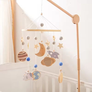 Appesa <span class=keywords><strong>a</strong></span> <span class=keywords><strong>mano</strong></span> giocattolo musicale Nursery Baby Mobile con tema astronauta legno e feltro campana per culla - Product Image 4