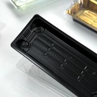 Conteneur à sushi japonais noir de qualité alimentaire, luxueux, avec couvercle transparent, design feuille d'or, emballage jetable en PET épaissi pour le sucre