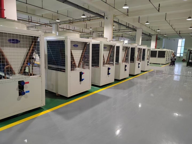 Air Cooled Modular Water Chiller with CE Approval 130KW Capacity Class A+ Energy Efficiency Eco-Friendly BrandsTX