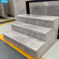 Dalles de marbre gris de château de lumière naturelle émaillées polies Carreaux de décoration intérieure extérieure en porcelaine Toit de sol de garage extérieur