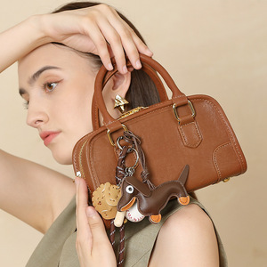 Bolso Boston de Cuero Genuino para Mujer, Nuevo Modelo Versátil con Cierre, Bandolera de un Solo Hombro - Product Image 2