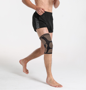 Genouillère de sport en cuivre avec stabilisateurs latéraux, coussinets de gel rotuliens et manchon de compression - Product Image 1