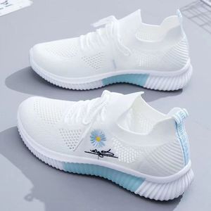 Nouvelles Chaussures Noires 2026 Style Marche Baskets Plateformes Tendance Légères Antidérapantes Imperméables Décontractées pour Femmes - Product Image 1