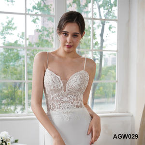 Abito da Sposa Elegante e Sensuale Stile Dubai, Vestito a Sirena di Lusso con Mantella in Pizzo Staccabile, Abito da Cerimonia - Product Image 4