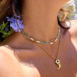 Collar con forma de corazón con perla de agua dulce y piedra natural azul, colgante romántico de acero inoxidable chapado en oro de 18 quilates. - Product Image 2