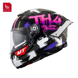 หมวกกันน็อค MT Helmets รุ่น THUNDER 4 SV สำหรับทุกฤดู เหมาะสำหรับการขับขี่บนถนน ได้รับมาตรฐาน ECE ผลิตจากวัสดุ ABS พร้อมแผ่นบังลมใส ถอดออกได้รวดเร็ว ดีไซน์ลายกราฟิก - Product Image 1