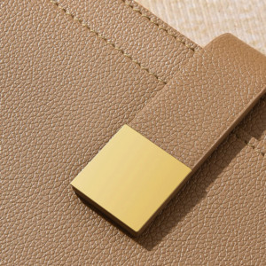 Taccuino Aziendale A5 con Logo Personalizzato Planner Agenda in Ecopelle con Copertina Morbida Fibbia Metallica e Portapenna Rilegatura Termica - Product Image 3