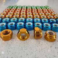 Écrou autobloquant en aluminium coloré avec insert en nylon personnalisé pour fixations de vélos, automobiles et machines
