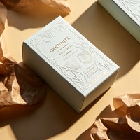 Boîte en papier rigide de luxe personnalisée haut de gamme avec estampage à chaud or, emballage cosmétique, motif floral en relief pour vernis à ongles et huiles