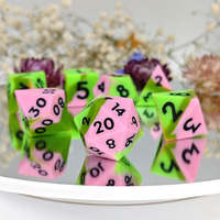 Dés en silicone polyédriques D20 personnalisés en Offre Spéciale dés RPG géants de couleur multi-mélange pour jeux de société et de cartes