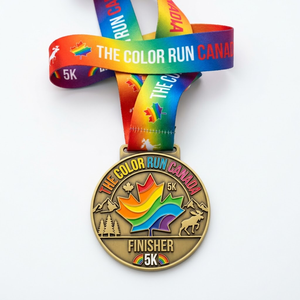 เหรียญรางวัลนักวิ่ง 5 กิโลเมตรแบบกำหนดเอง La Course En Couleur  ทำจากโลหะผสมสังกะสี 3 มิติ  พร้อมริบบิ้น  สำหรับงานวิ่งสีแคนาดา - Product Image 2