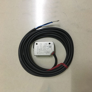 คีย์เอ็นซ์ Lr-Zb250an และแอมพลิฟายเออร์ Lr-Zb100n เซ็นเซอร์เลเซอร์ซีเอ็มโอแบบรวม เซ็นเซอร์โฟโตอิเล็กทริค ผลิตในญี่ปุ่น - Product Image 1