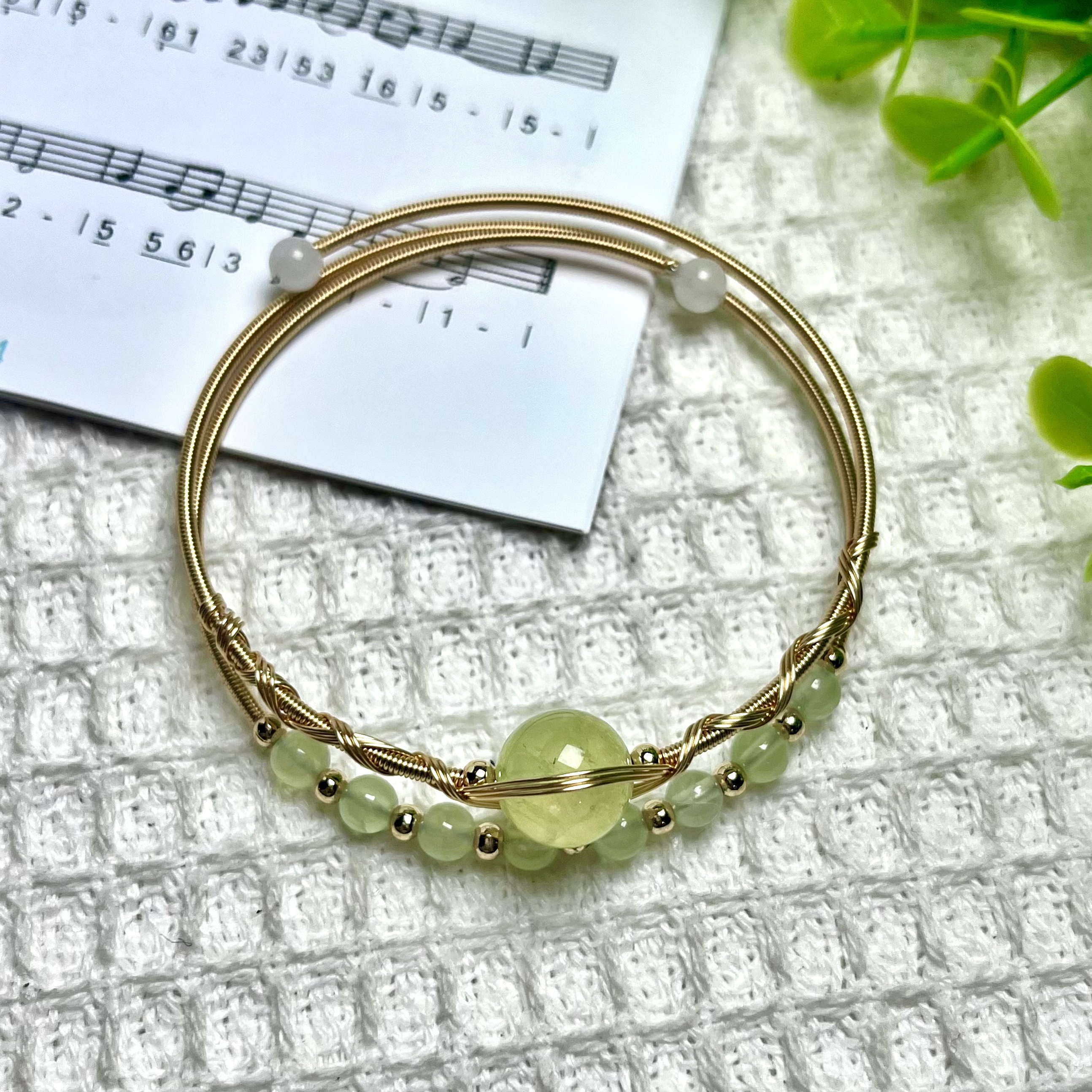 6. Prehnite (Dorato)