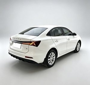 Rongwei I5 Modèle 2023 1.5L Conduite à gauche Essence <span class=keywords><strong>Voiture</strong></span> d'occasion pas chère pour la vente <span class=keywords><strong>en</strong></span> gros Fabriquée <span class=keywords><strong>en</strong></span> Chine - Product Image 3