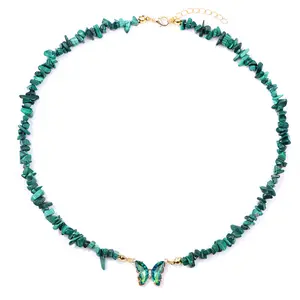 Collana di pietre preziose naturali di vendita calda collana di perline di chip di moda collane di farfalle di cristallo di guarigione per gioielli da donna