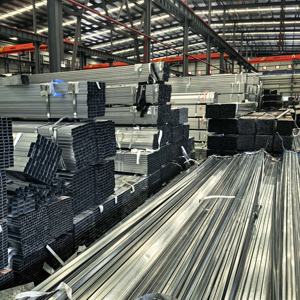 Popular galvanizado en caliente GI 20X20 25X25 20x40 40x40 50x50 50x100 40X60 tubo de cerca rectangular cuadrado ERW JIS precio certificado - Product Image 4