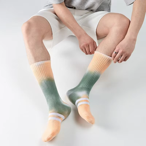 2025 nouveaux <span class=keywords><strong>bas</strong></span> longs polyvalents coton respirant Anti-odeur absorbant la sueur chaussettes de course - Product Image 4