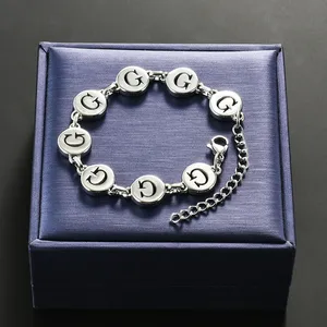 1 unidad Elegante Pulsera de Acero Inoxidable con Letras Iniciales A-Z para Mujer y Hombre, con Pequeños Dijes Redondos Tipo Moneda, Cadena de Eslabones para Muñeca o Tobillo, Joyería Metálica - Product Image 6