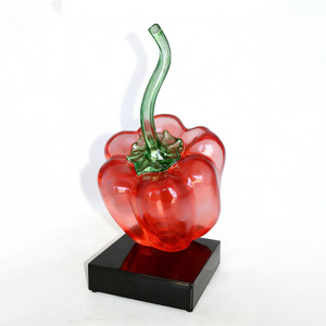 Scultura Gigante Personalizzata di Peperoncino in Resina Trasparente per Decorazione Domestica - Product Image 3