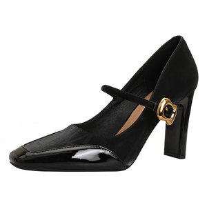 รองเท้าส้นสูงทรงเหลี่ยมแบบมีสายรัดหัวเข็มขัด หนังแก้วสีแดง ยี่ห้อ Mary Jane รุ่น Pumps ส้นหนา แฟชั่นสำหรับผู้หญิง - Product Image 5
