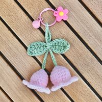 Handgefertigter Häkel-Schlüsselanhänger mit Doppel-Maiglöckchen, Mehrfarbiger Gestrickter Blumen-Glockenanhänger für Taschen