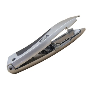 Couteau utilitaire de sécurité rétractable, couteau utilitaire à lame interchangeable facilement, couteau de <span class=keywords><strong>couvreur</strong></span> robuste pour découpe intensive - Product Image 1