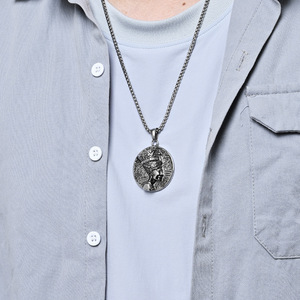 สร้อยคอจี้ฟาโรห์เนเฟอร์ติติอียิปต์โบราณสแตนเลสเครื่องประดับของขวัญสำหรับทุกเพศลวดลายใบหน้ารูปตัว K PT574 - Product Image 3