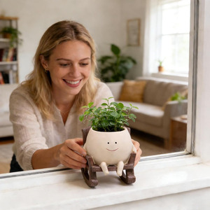 <span class=keywords><strong>Pot</strong></span> de fleurs <span class=keywords><strong>en</strong></span> résine <span class=keywords><strong>en</strong></span> forme de chaise à bascule avec visage souriant pour plantes d'intérieur et d'extérieur, petits pots de plantes uniques pour succulentes - Product Image 6