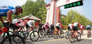 Luz de Señalización de Tráfico LED de 200 mm Personalizada para Carreras de Autos - Product Image 3