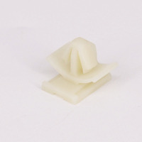 Clips de câble en plastique et nylon pour voiture améliorant l'efficacité Clips de retenue de type poussoir écologiques pour garniture de panneau de porte Clips automatiques 151-00848