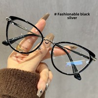 Lunettes anti-lumière bleues de conception d'oeil de chat de Offres Spéciales montures en gros assorties aux nouvelles lunettes anti-bleu de myopie