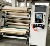Machine de découpe et de rembobinage automatique à grande vitesse 1200 mm avec entraînement par servomoteur et guide de bord automatique pour rouleaux de film PVC
