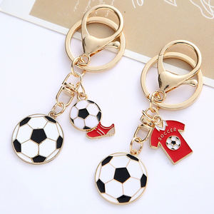 Kişiselleştirilmiş <span class=keywords><strong>2026</strong></span> Futbol Şeklinde Broş İğnesi Avrupa Futbol Kulübü Metal Logo Rozeti Özel Sert ve Yumuşak Mineli Yaka İğneleri - Product Image 4