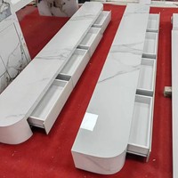 Nouvel ensemble moderne de meuble TV et table basse en bois massif blanc pour salon, avec rangement grande capacité réglable et plateau en ardoise, compatible avec les téléviseurs de 65 pouces et plus.