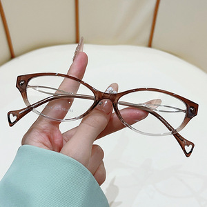 แฟชั่นเรโทรแคทอายแว่นตาสำหรับผู้ใหญ่ G6024 เลนส์ใสสีแดงใบหน้ารูปไข่ผู้หญิงน้ำหนักเบาแว่นอ่านหนังสือตกแต่ง - Product Image 3
