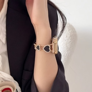 สายนาฬิกาข้อมือโลหะรูปหัวใจประดับเพชร ดีไซน์หรูหรา สำหรับ Apple Watch ขนาด 40 มม. 41 มม. 42 มม. 45 มม. 49 มม. - Product Image 2