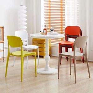 Silla de Comedor de Plástico con Respaldo, Estilo Nórdico Blanco Reforzado, para Uso en Interiores y Exteriores - Product Image 1