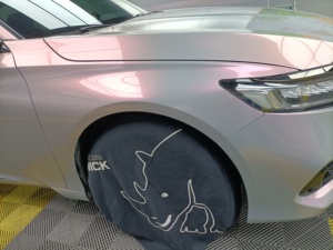 Vinilo Adhesivo para Automóviles con Efecto Camaleón, Color Gris Volcánico a Rojo, Morado, Verde, Azul, Vinilo Brillante para Envolver Automóviles, Venta al por Mayor de Fábrica - Product Image 4