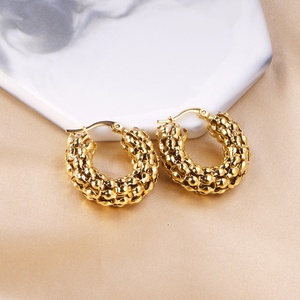 Pendientes de Aro Minimalistas de Acero Inoxidable Hipoalergénicos para Mujer, Chapados en Oro de 18k, en Oferta - Product Image 2