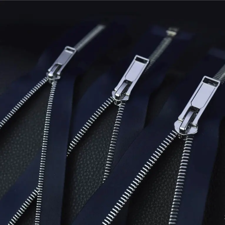 Wholesale #3 #5 #7 #8 #10 bag cremallera fermuar metallic zipper Custom logo zip metal jacket zipper