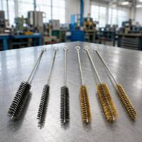 Ensemble de brosses tubulaires torsadées en acier inoxydable et laiton sur mesure pour le nettoyage et le polissage de tuyaux industriels