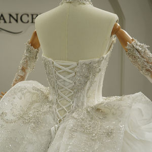 Vestido de Novia Impresionante GT26029, Estilo Princesa, con Cola de Capilla, Encaje, Cristales, Flores, Falda Larga, Moderno, Manga Corta - Product Image 6