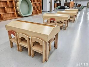 Tavolo da Lettura per Bambini dal Design Moderno, Set Scrivania <span class=keywords><strong>e</strong></span> Sedia in Legno per Asilo Nido <span class=keywords><strong>e</strong></span> Scuola Materna - Product Image 2